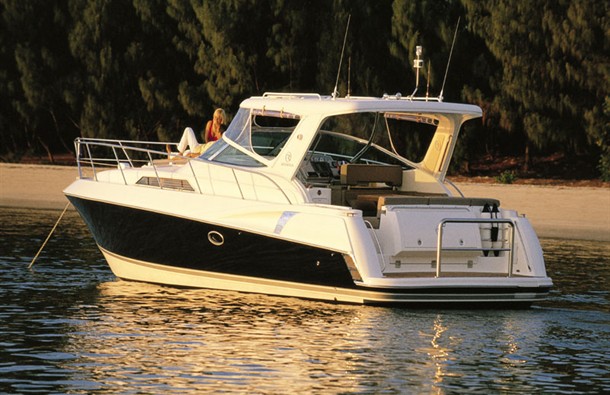 Riviera M400 Sports Cruiser Review