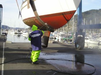 Regular cleaning of the hull is important